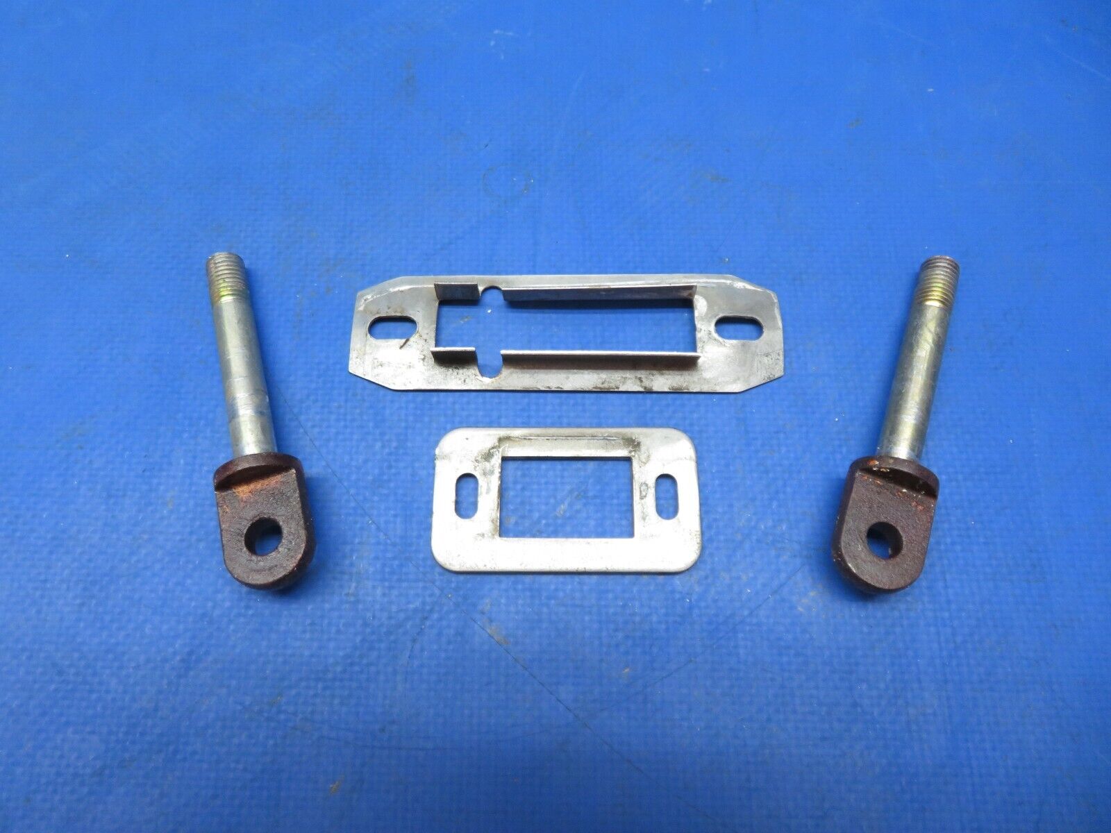 Piper PA-28-140 Cabin Door Clevis Bolt Strike Plates P/N 480-883 LOT (0823-365)