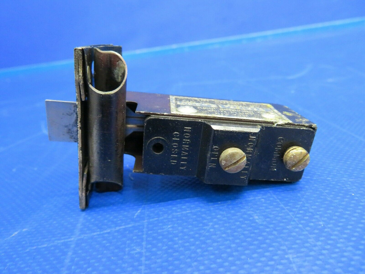 Beech Baron 95-A55 Safe Flight Lift Detector P/N 168-2 For Parts/ Core (0720-783