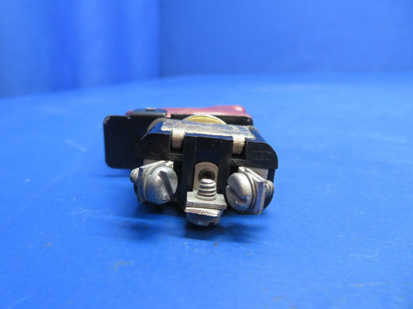 Piper Aerostar 602P Toggle Switch P/N MS25125-C3, MS35058-22 LOT OF 9 (0123-970)
