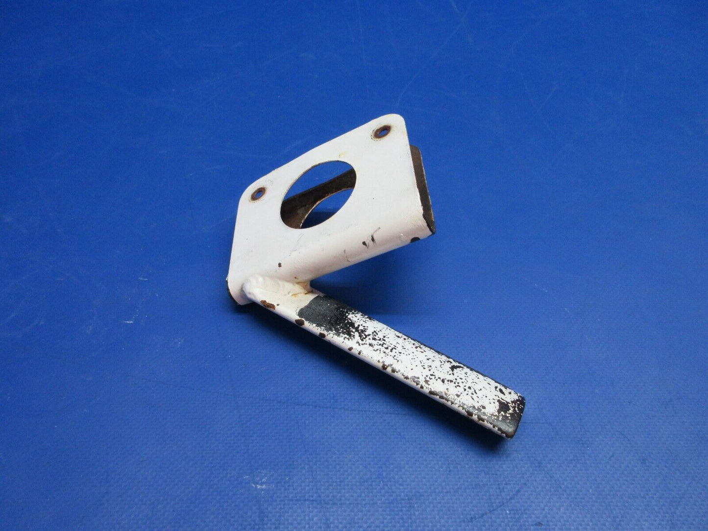 Cessna 120 LH Step Assy Main Gear P/N 0441112 (0523-344)