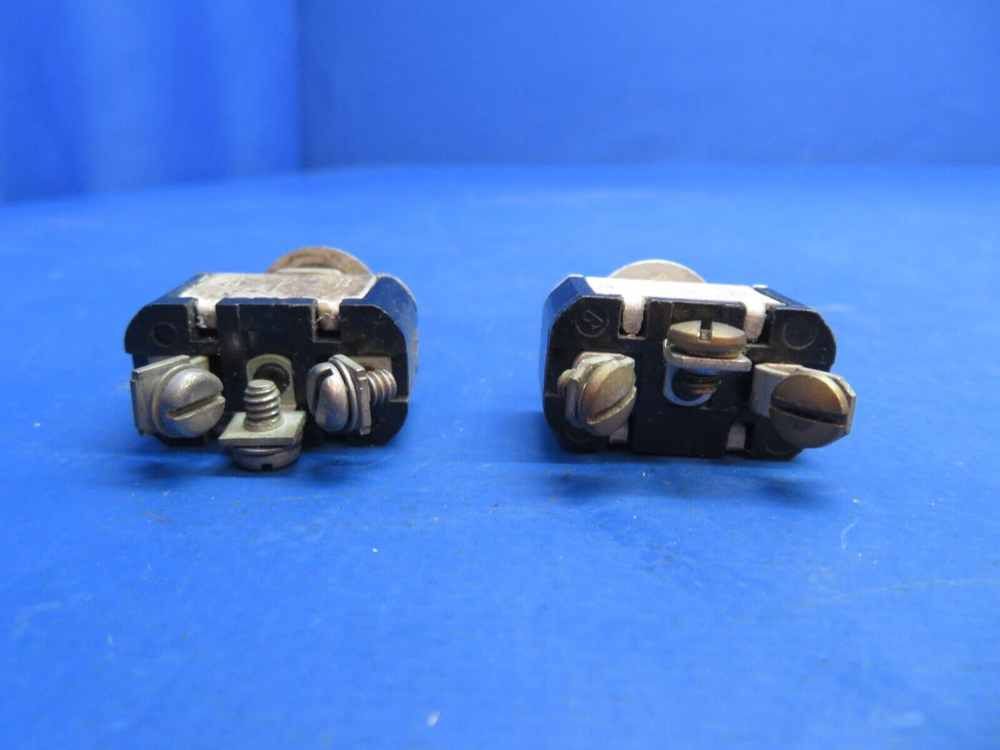 Piper Aerostar 602P Toggle Switch P/N MS25125-C3, MS35058-22 LOT OF 9 (0123-970)