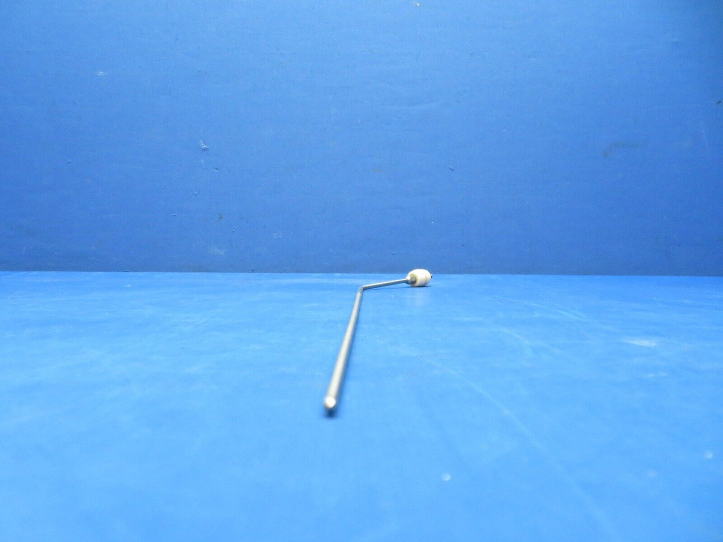 Piper PA-28R-180 Transmitting Antenna Assy P/N 451-272, VTP-17 (1123-424)