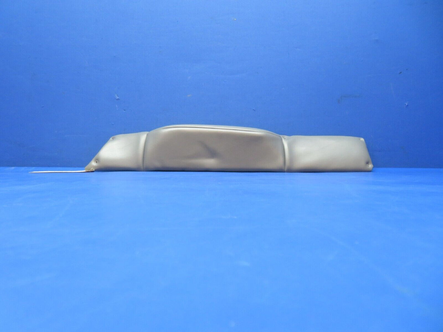 Cessna 310Q RH AFT Arm Rest & Wire Tunnel Assy P/N 0811814 (0823-631)