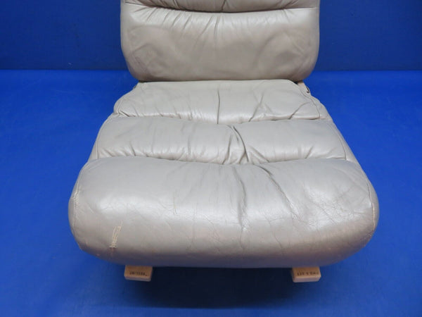 Cessna 310 / 310Q Center RH Seat Assy Grey Leather P/N 0812874-4 (0823-675)