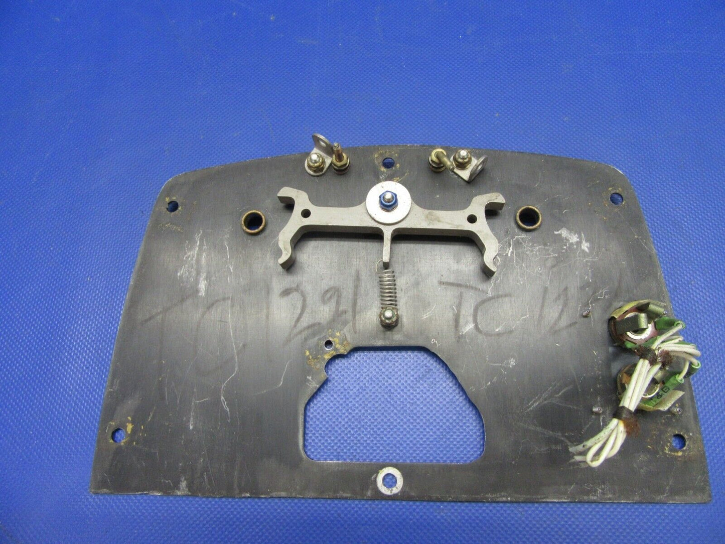 Beech 95-B55 Fuel Selector Panel & Cam P/N 96-920001-17, 96-920001-3 (0621-685)