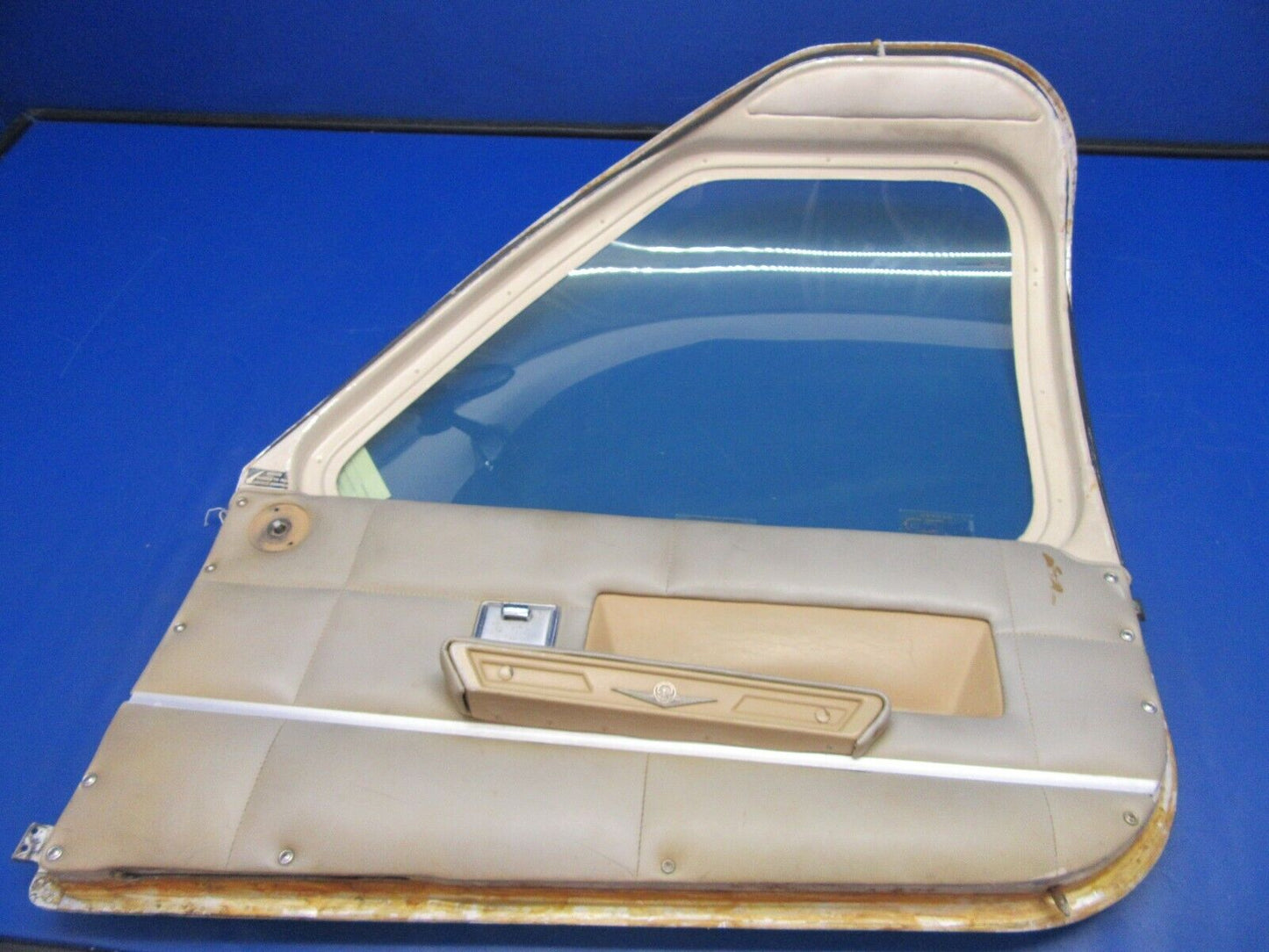 Beech 95-B55 Baron Cabin Door w/ Key Green Tint 95-420012-638 (0621-694)