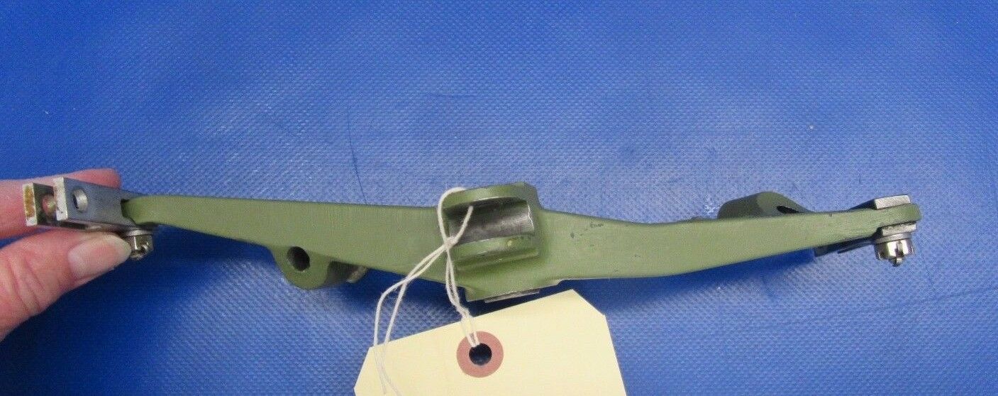 Beech Baron Bellcrank Assy Aileron Control P/N 35-521158-7 (1117-126)