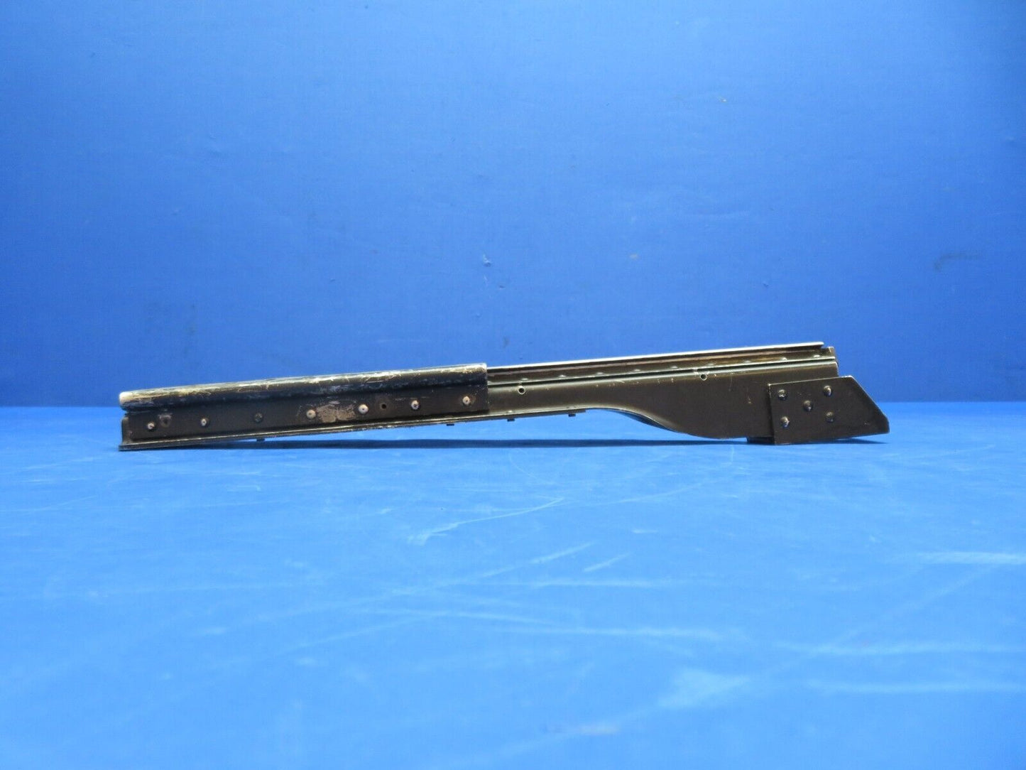 Cessna 310 / 310Q RH Seat Track Assy INBD & OTBD P/N 0812987-6 (0823-685)