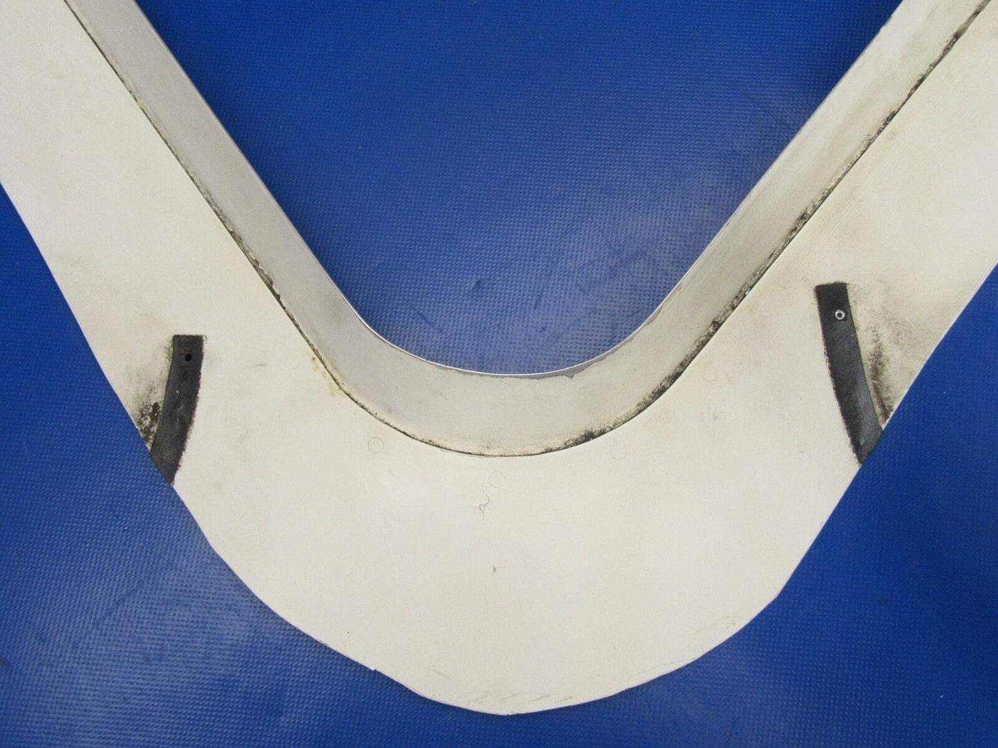 Piper Cherokee PA-28 Cowl Fairing V Channel Lower & Receptacles 1017-108)