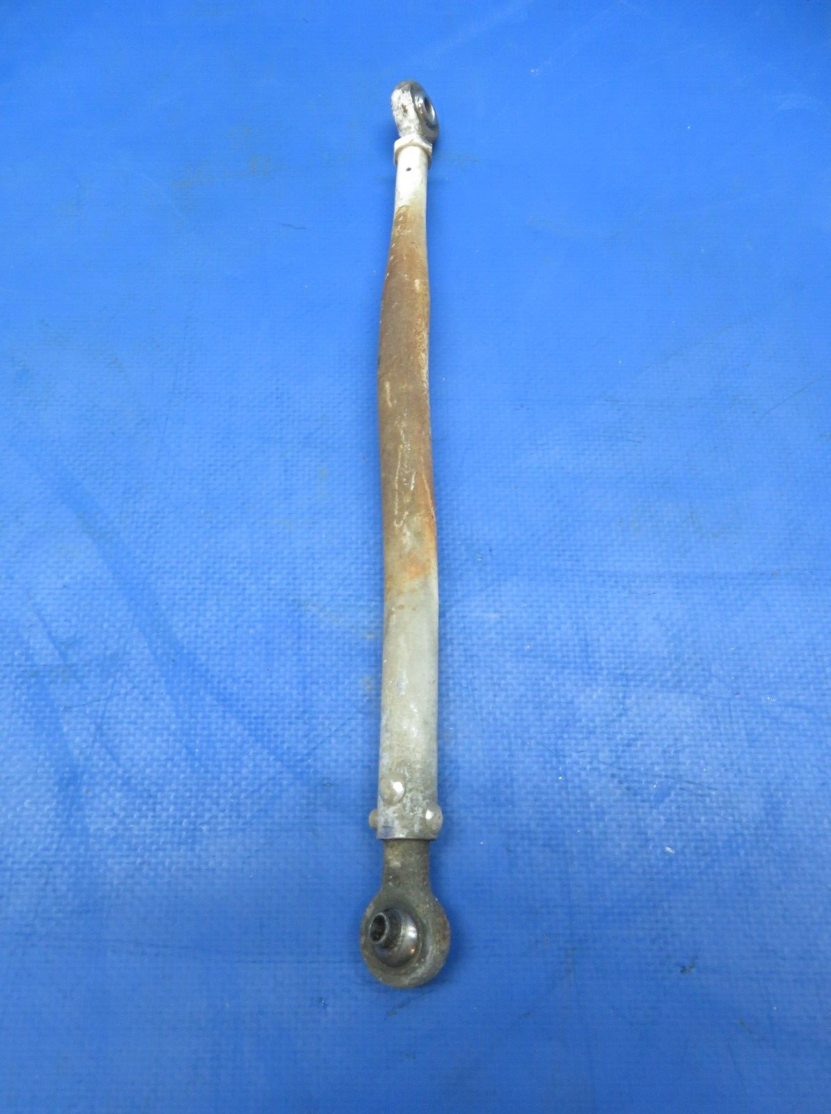 Cessna 188B AGpickup Aileron Bellcrank Rod Assy P/N 1660404-3 (0723-558)