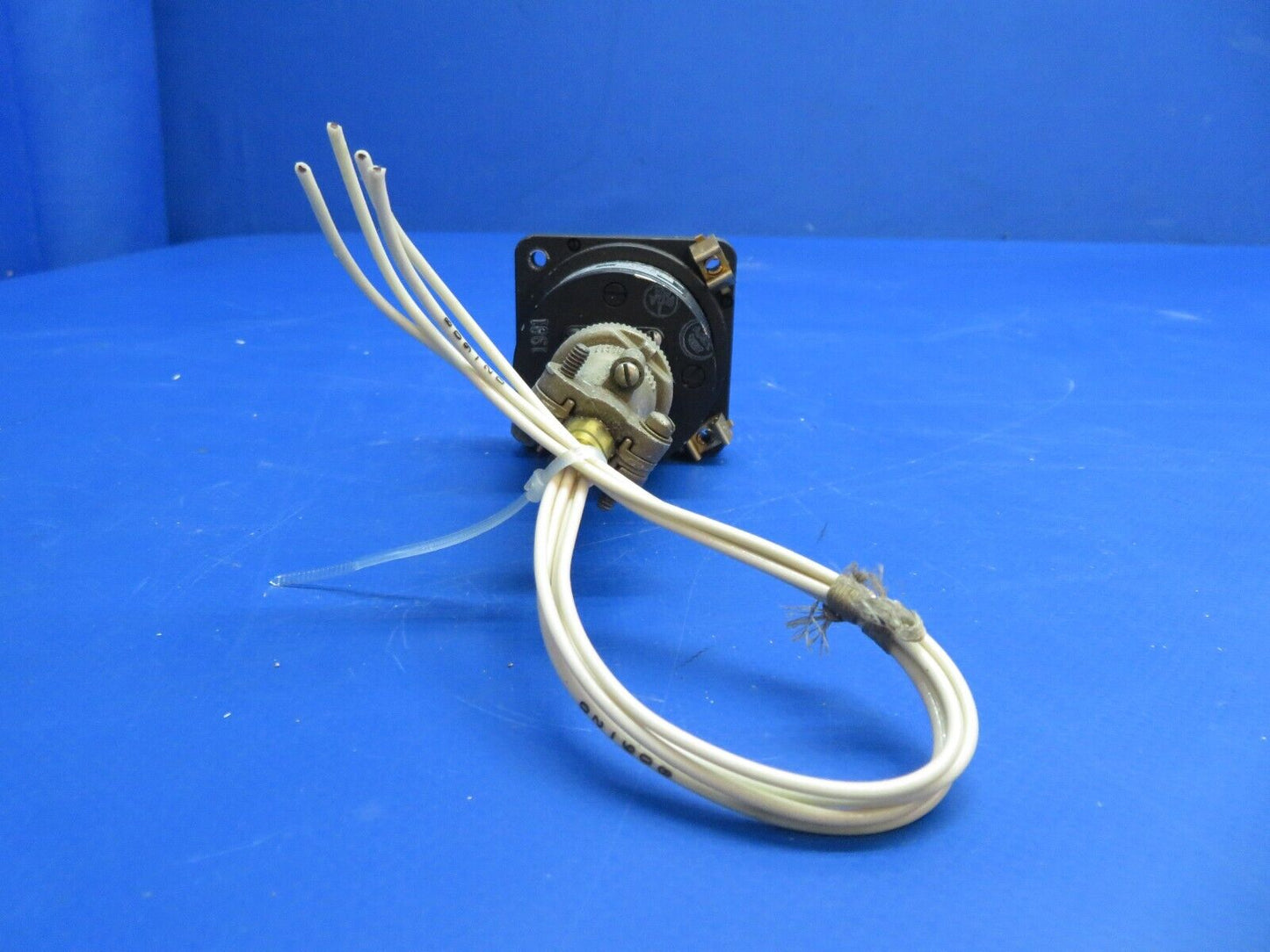 Piper Aerostar 602P Flap Position Indicator P/N 980035-501C (1022-735)