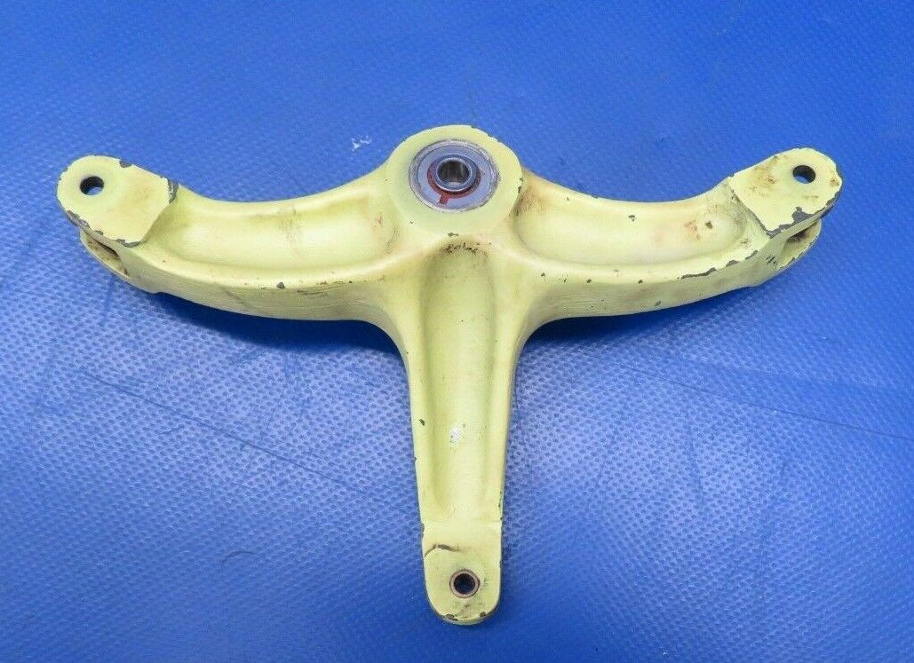 Beech Baron E-55 Bellcrank Rudder Control RH P/N 35-524138-2 (0120-138)