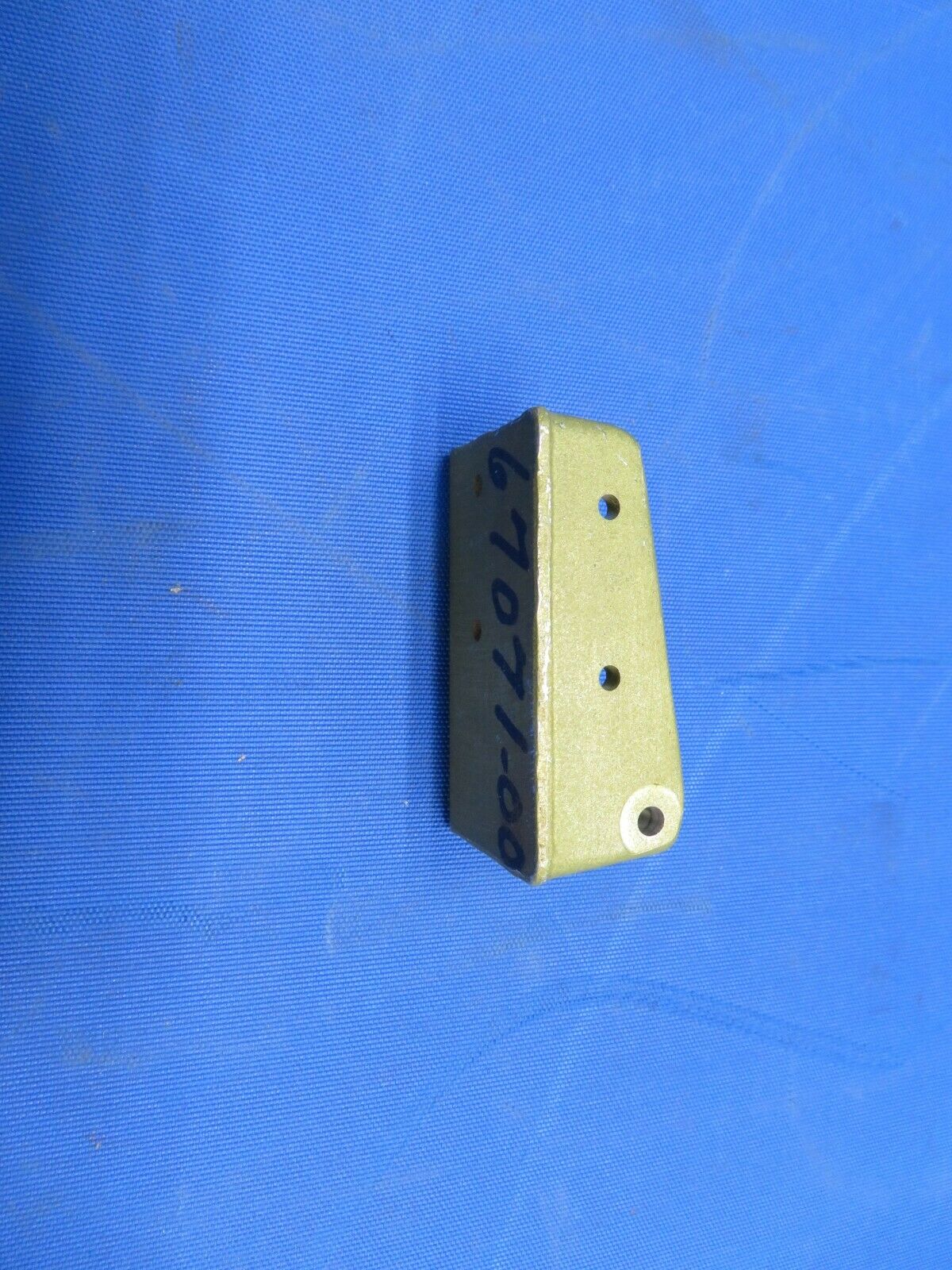 Piper Main Gear Cylinder Bracket P/N 67071-00 (1120-138)