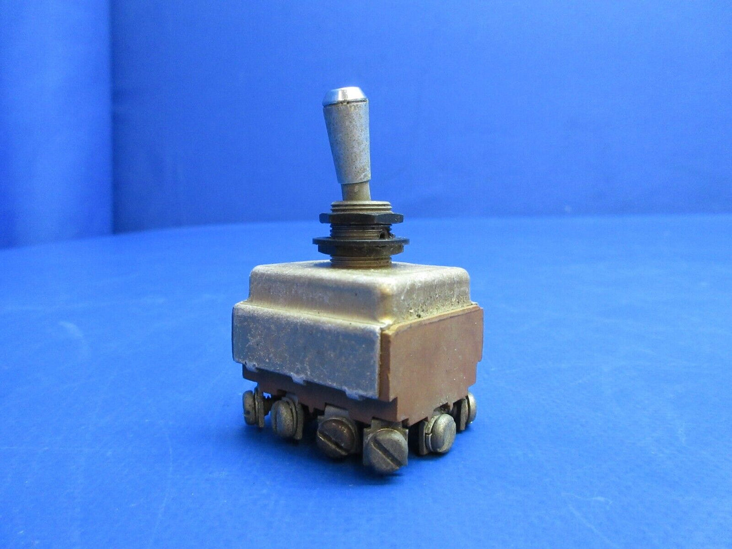 Beech 95-B55 Baron J-B-T Toggle Switch P/N 35-380053-9 (0523-1175)