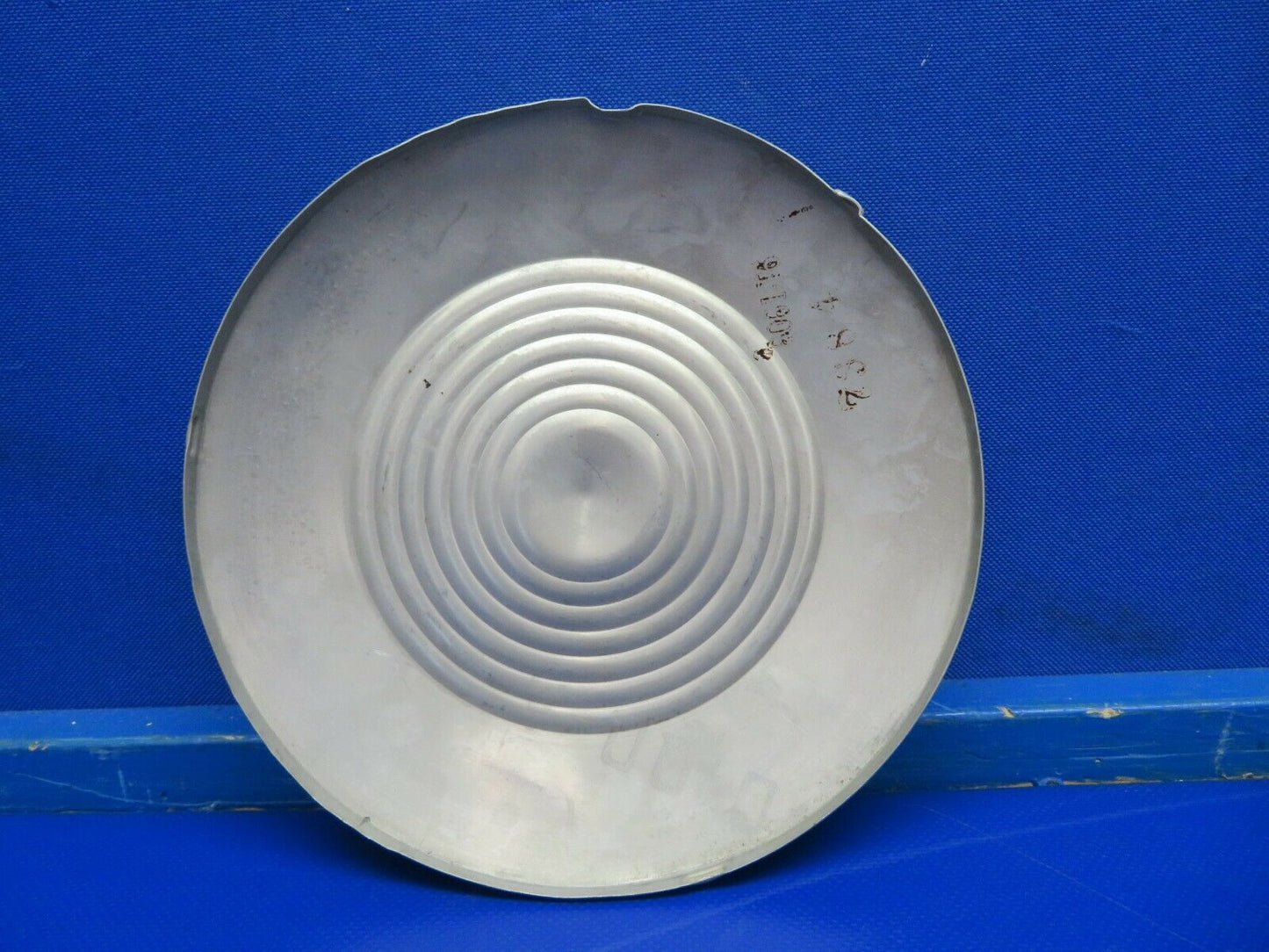 Cessna Hub Cap 7-1/8"  P/N 0741048-1 (0720-698)