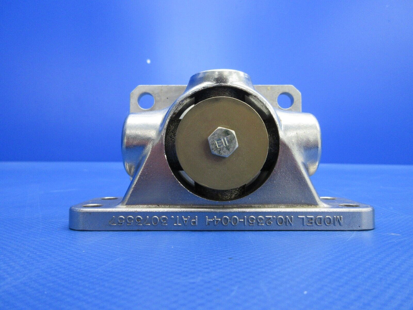 Barry 2351-004-1 Engine Mount P/N 13636 (0224-1165)