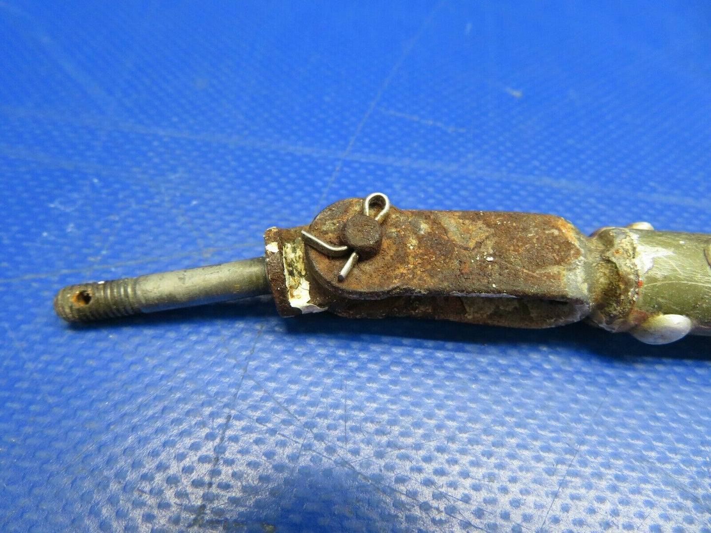 Cessna 310P Nose Gear Door Actuator Rod Assy P/N 0813300-53 (0620-656)