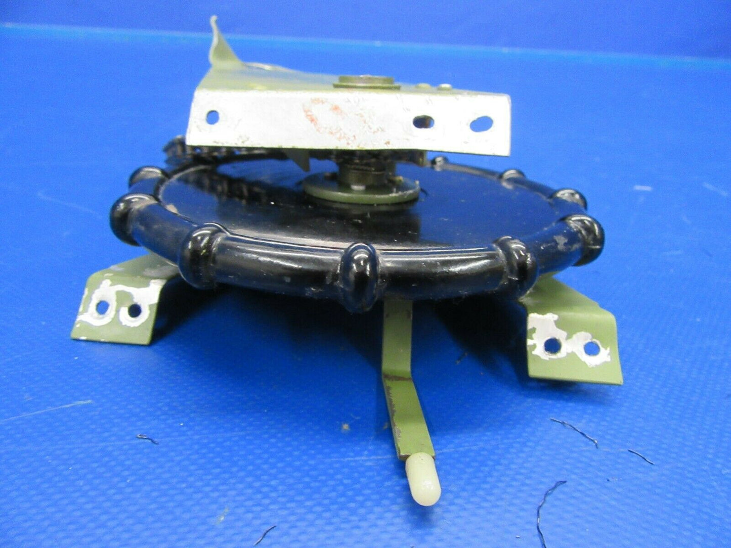 Cessna 310 Wheel Aileron Trim w/ Indicator 0861100-137, 0861100-64 (0619-420)
