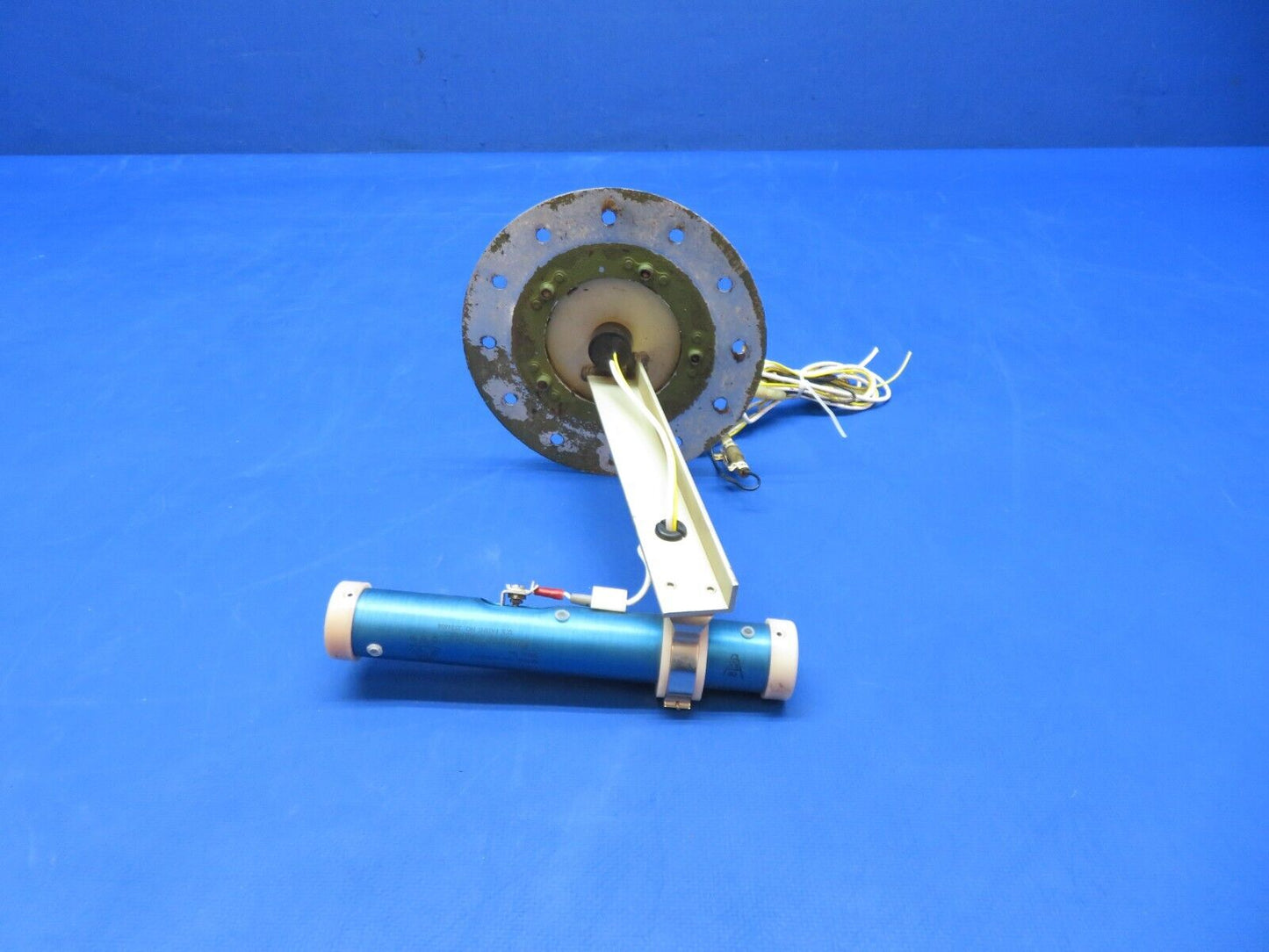 Cessna 310 / 310Q CAS Sensor INBD Fuel Gauge LH P/N 9910082-17 (0823-664)