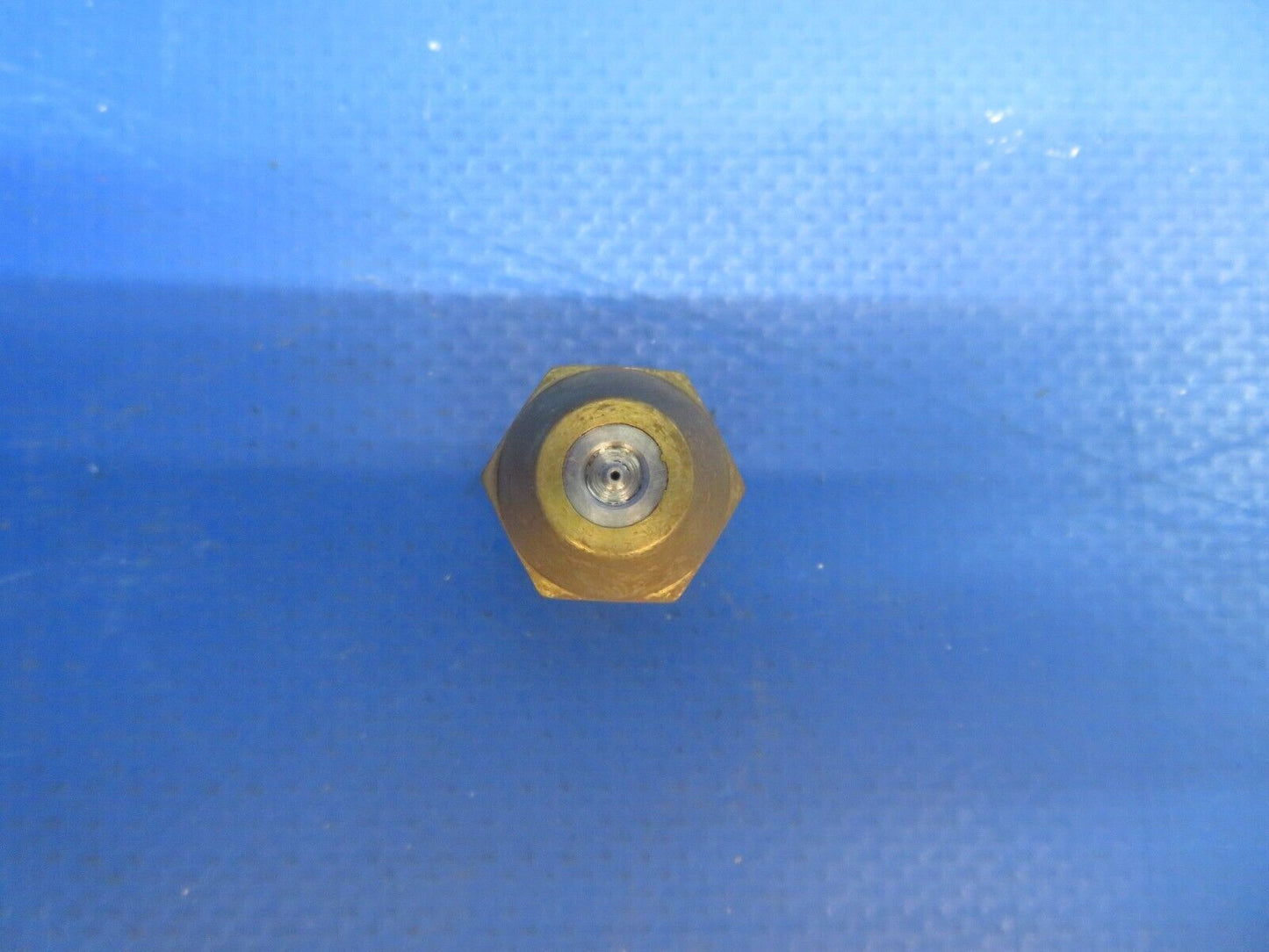 Piper Spray Nozzle P/N 752-498 NOS (1122-566)