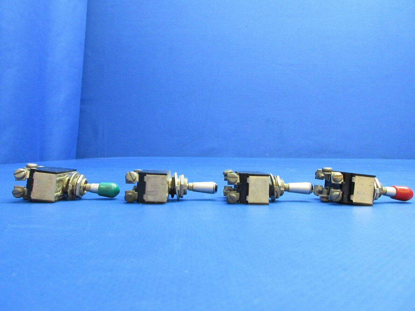 Beech 95-B55 Baron Toggle Switch P/N 35-380053-3, MST205N LOT OF 9 (0523-1140)
