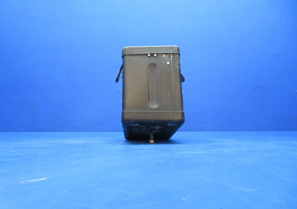 Cessna 150 / 150L Battery Box Assy W/ Lid P/N 0413402-6 (0823-562)