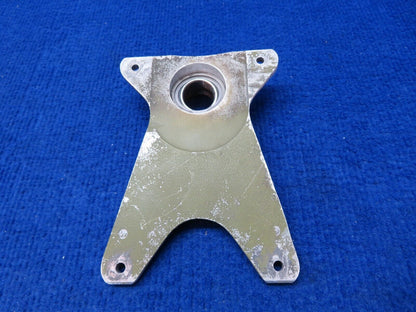 Piper RH Main Gear Trunnion Fitting Assy Casting # 67043-3 (0722-381)