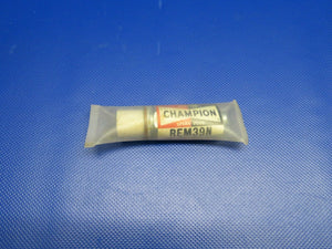 Champion Spark Plug REM39N NOS (1120-341)