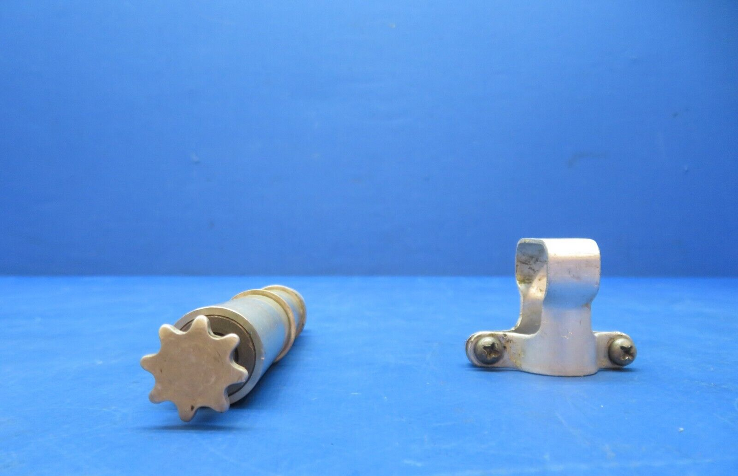Cessna 310 / 310I Elevator Trim Tab Actuator  w/ Guard P/N 0310293-2 (1023-179)