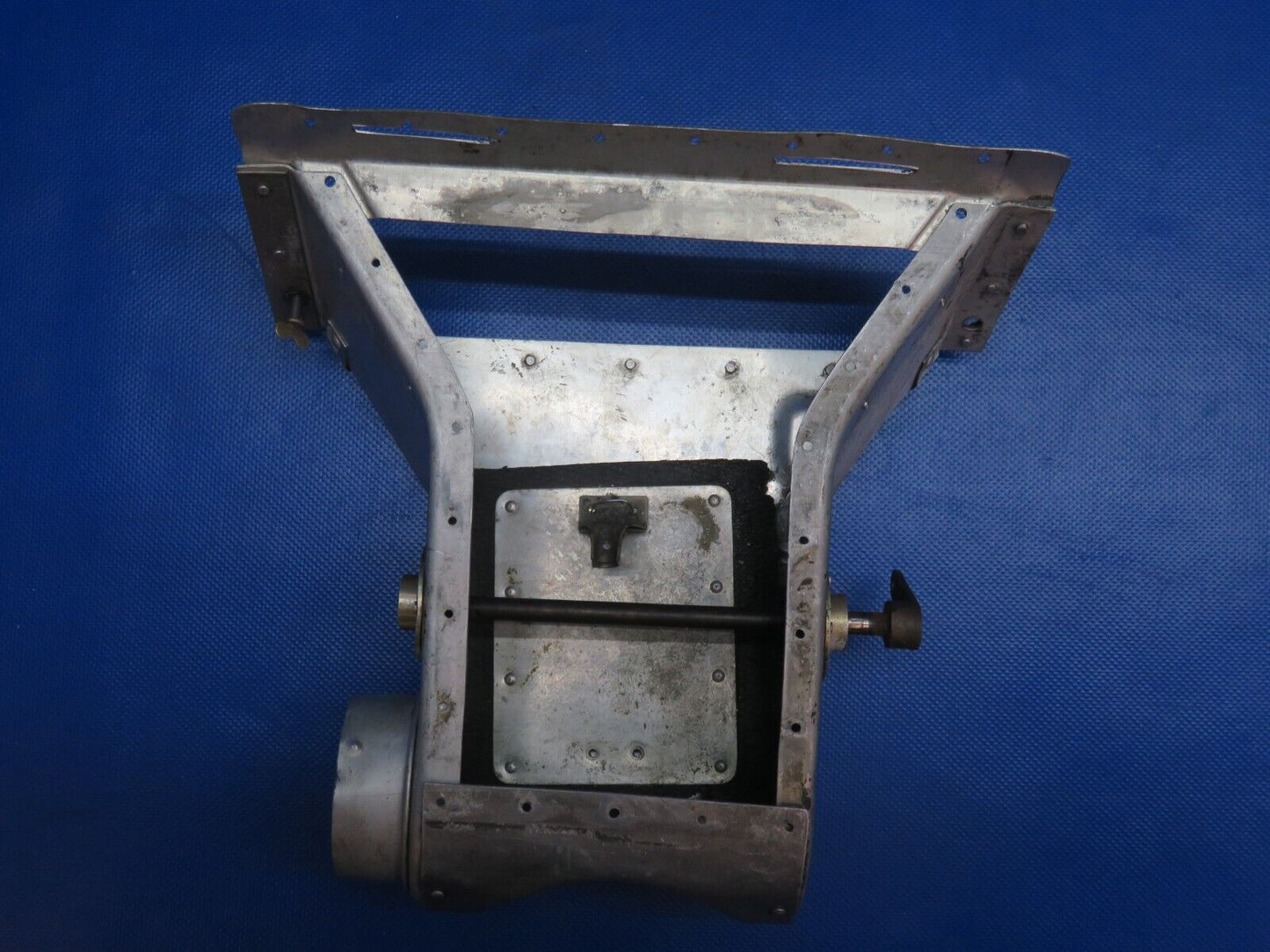 Cessna 182 Carburetor Airbox Assy P/N 0750144-1 FOR PARTS (0124-1227)