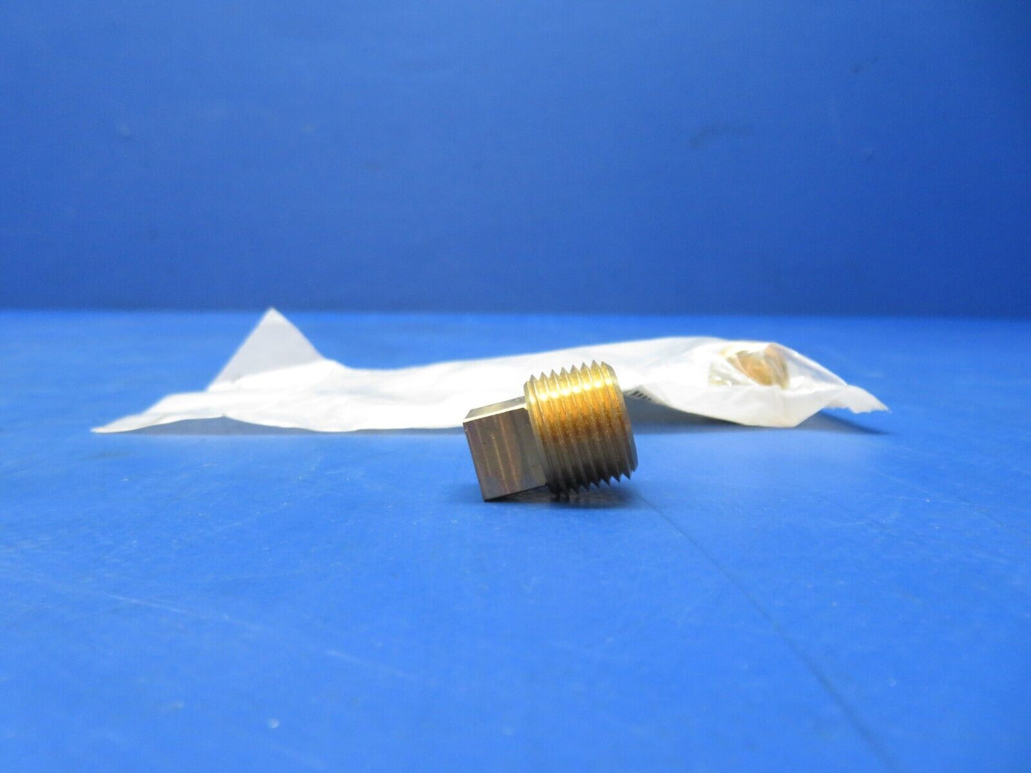 Continental Plug .38-18 NPT P/N 629518-3 LOT OF 2 NOS (1023-104)