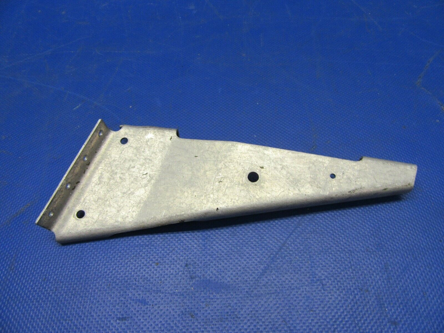 Cessna 185 Tail Wheel Steering Bracket RH OTBD P/N 0712309-8 (0821-667)