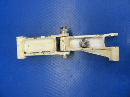 Beech Baron Link Assy Nose Gear PN 35-825173-2 & 35-825035-2 (1117-131)