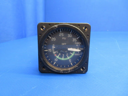 Piper Aerostar 602P Cabin Differential Pressure Gauge P/N 3000-J19 (1022-611)