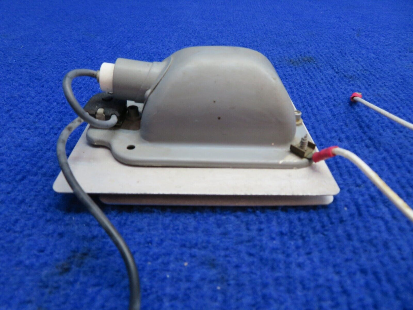 Mooney M20G Grimes Dome Light Assy P/N B-3555A-8 (0822-598)