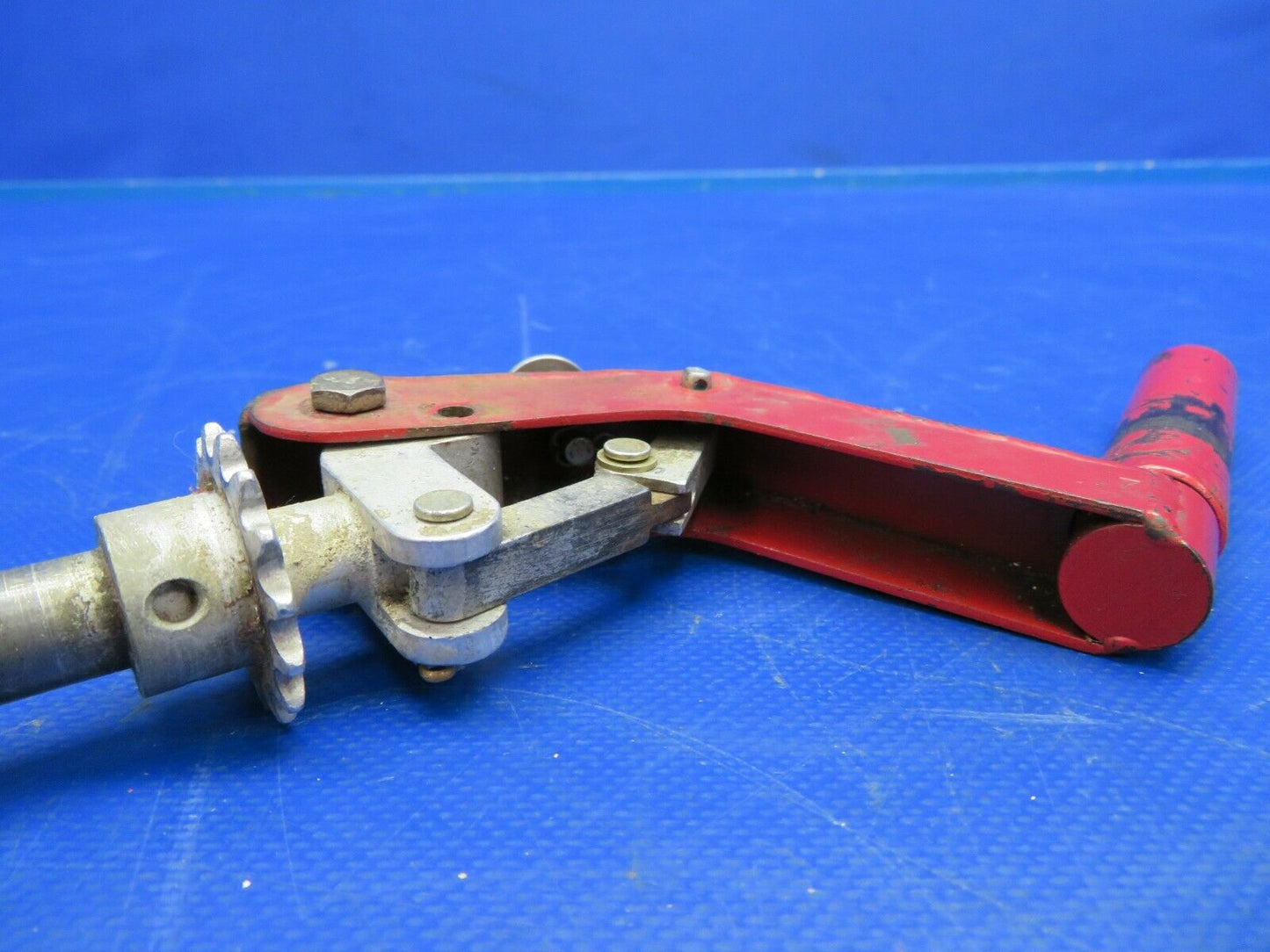 Cessna 310P Crank Assy Manual Gear Extension P/N 0843400-57 (0620-735)