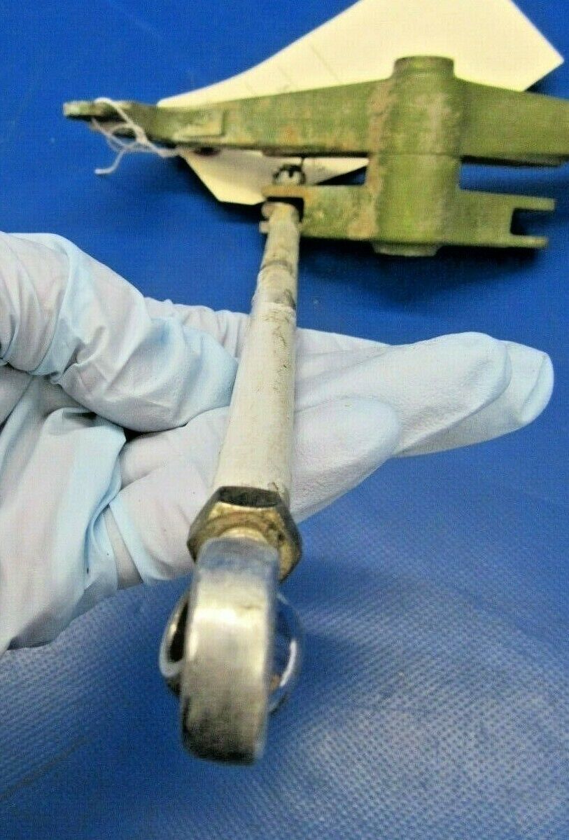 Beech Sierra Arm Assy Aileron Control RH 169-524020-3 & 169-524020-1 (0219-208)