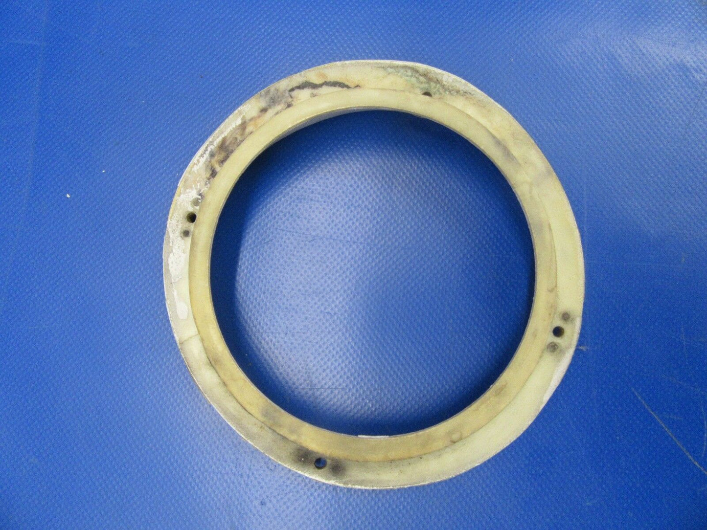Beech Baron 58P Retainer Landing Light P/N 102-369011-1 (0318-337)