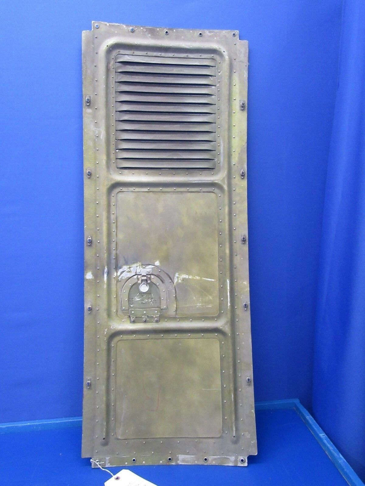 Piper Seneca II Top Center Cowl P/N 37207-101, 67995-002 (0818-256)