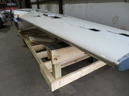 1969 Beech Baron 95-B55 RH Wing P/N 96-110005-610 (0521-101)