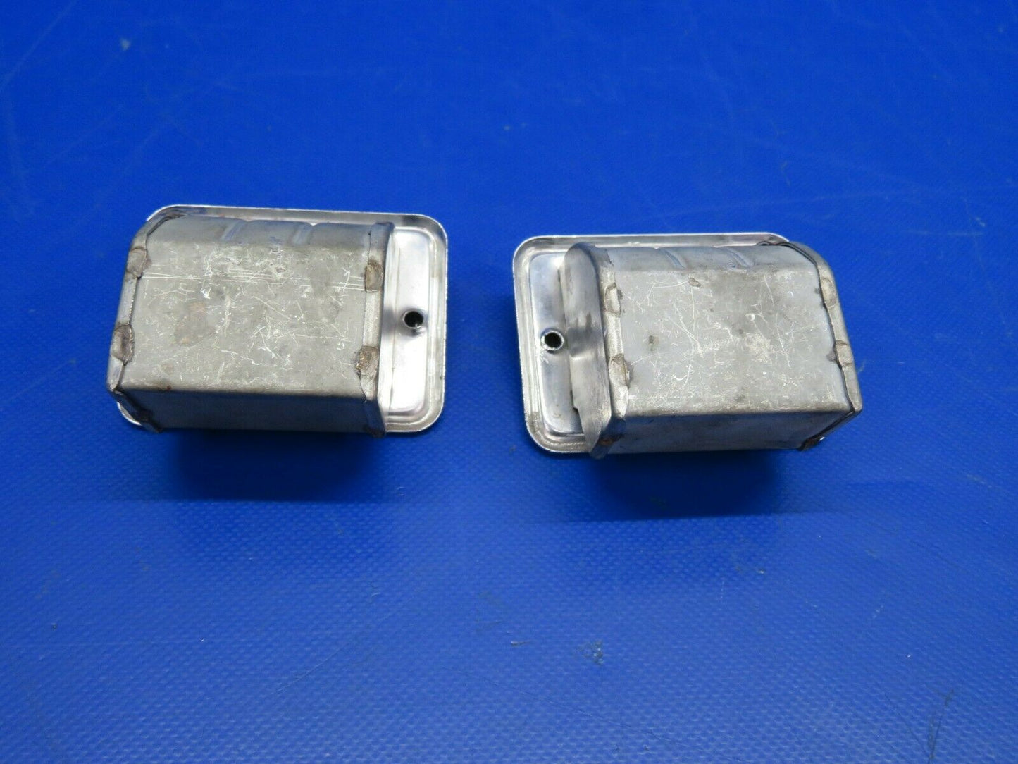 Beech Baron 58P Ash Tray LOT OF 2 (0420-121)