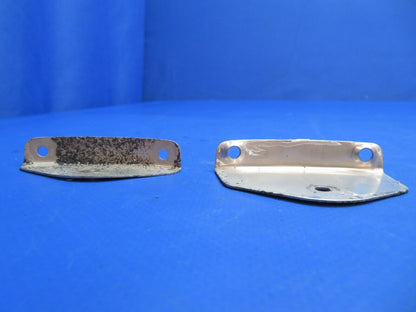 Piper PA-34-200T Seneca II Bracket Baggage Door P/N 37662-00 (0323-588)