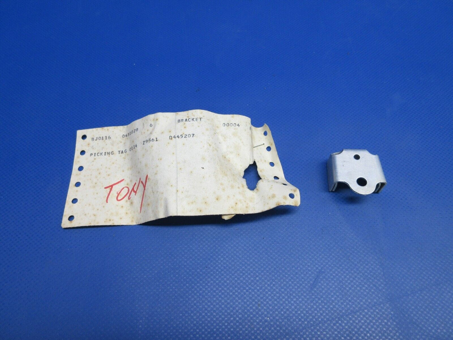 Cessna 150 Bracket P/N 0431028-6 NOS (0224-1220)