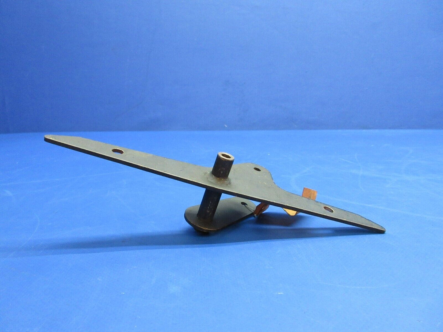 Piper PA-28 LH Aileron Bellcrank Assy P/N 62771-00, 62771-000 NOS (0523-497)