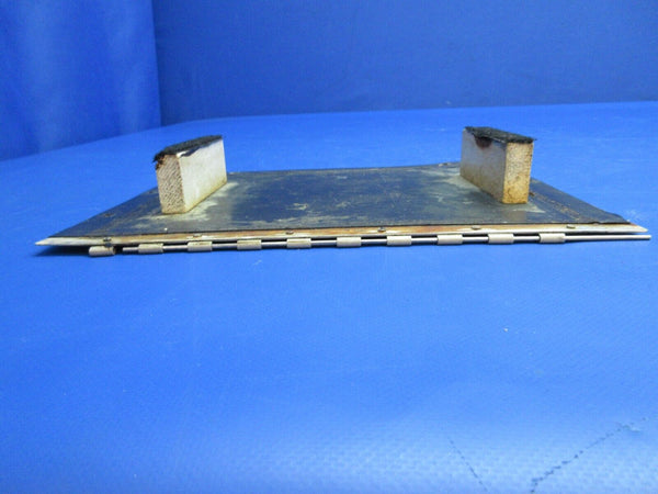 Beech 95-B55 Baron Battery Box Assy w/Lid P/N 002-400001-57 (0523-1102)