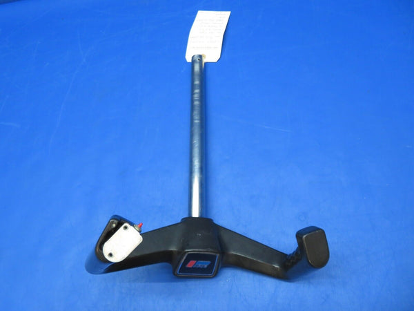 Piper PA-28-236 Co-Pilot Control Wheel Assy P/N 79276-872 (0723-317)