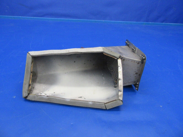 Beech Baron 58P Duct Assy P/N 102-980013-27 (0318-205)