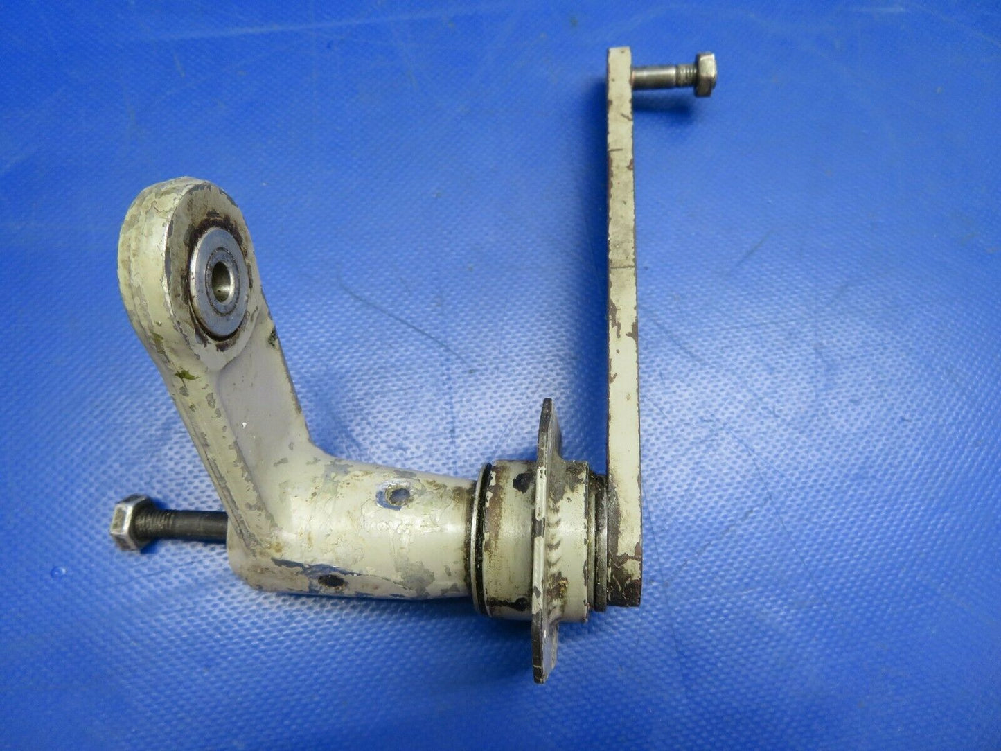 Cessna 310P Crank Assy Door Actuator MLG RH P/N 5045001-8 (0620-675)