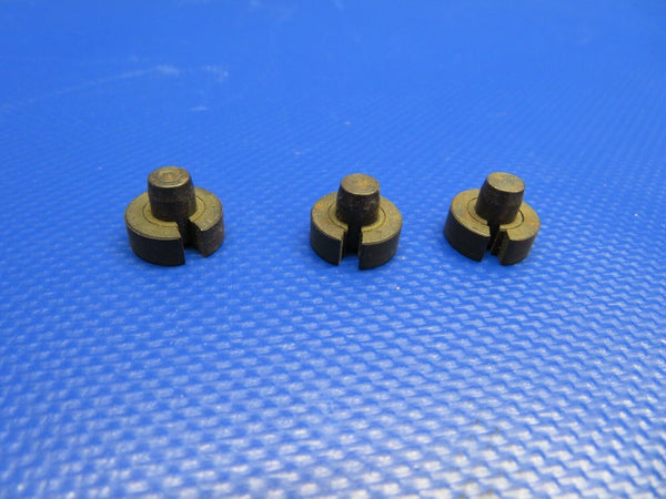 Meggitt  Aircraft Brake System Grip P/N 95-22728 LOT OF 3 NOS (1120-325)