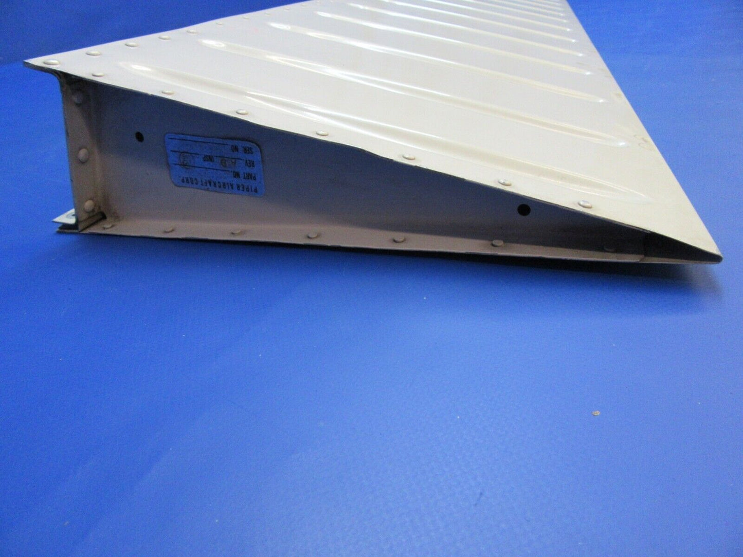 Piper PA-28 LH Aileron P/N 35640-24 (0223-212)